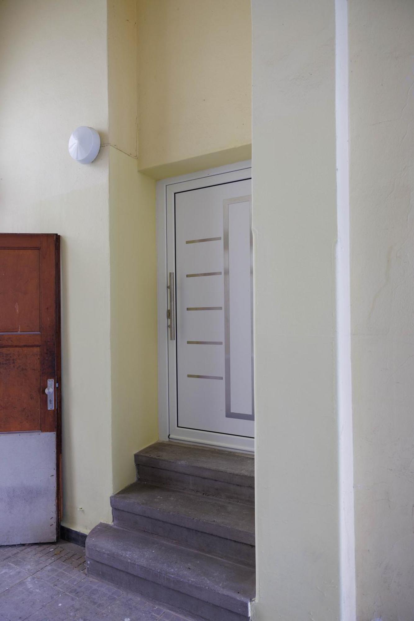 Designer Apartment Im Landhausstil Hannover Bagian luar foto